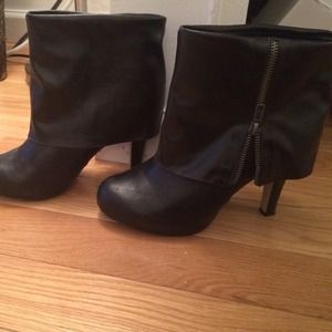 AWESOME BLACK BOOTIES