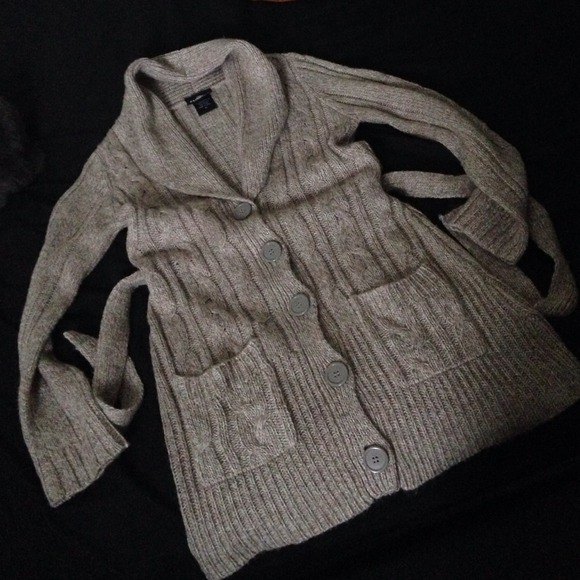 Tan / brown sweater