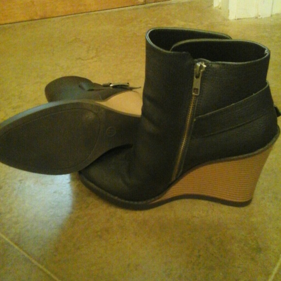 ***********SOLD******** - Picture 2 of 3