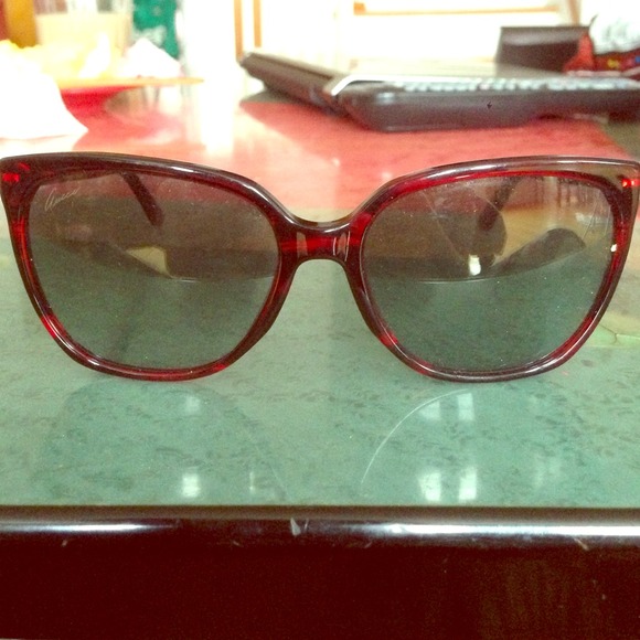 Gucci Sunglasses with Gold embellish never worn!!