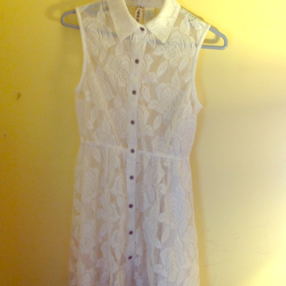 White laced floral dress