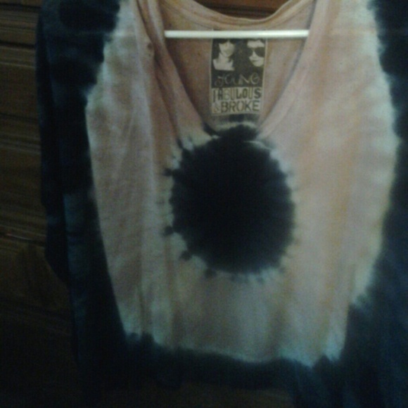 Young fabulous broke command sleeve top