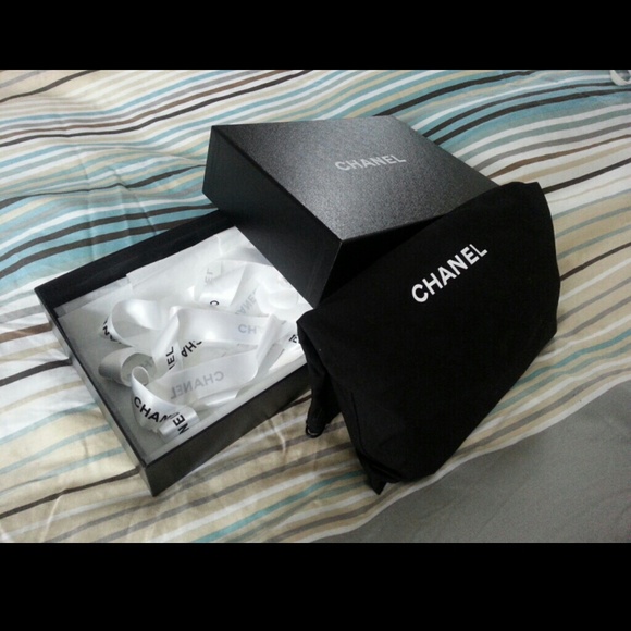 ***SOLD***Authentic Chanel lambskin mini - Picture 4 of 4