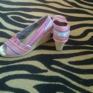 Toms wedges