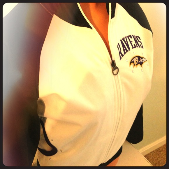 🚫🚫SOLD🚫🚫Ravens zip up jacket