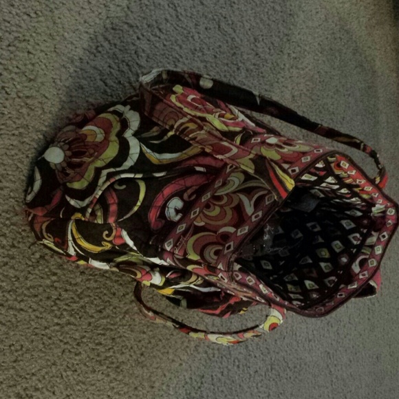 purse.  Vera Bradley - Picture 2 of 4