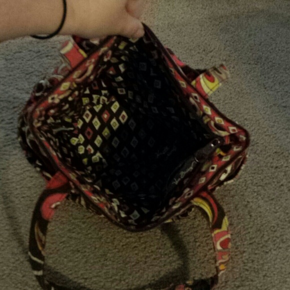 purse.  Vera Bradley - Picture 4 of 4