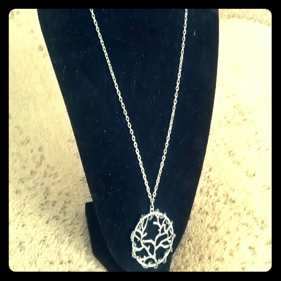 Necklace - Picture 1 of 2