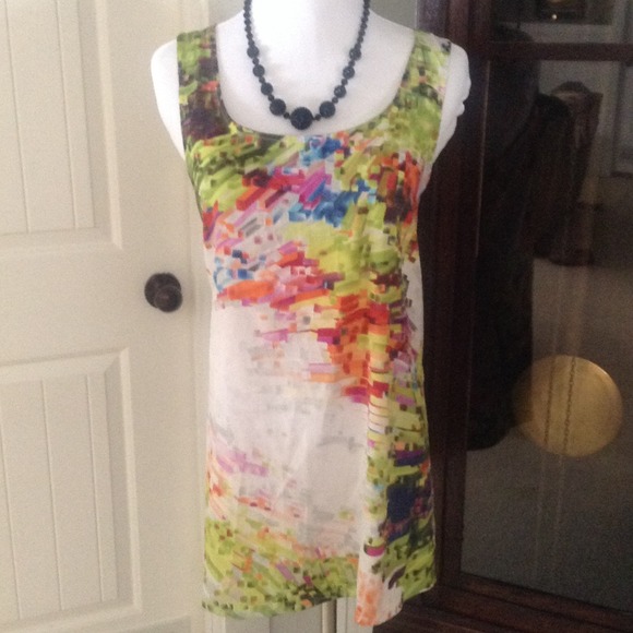 BUNDLED!! Geometric top with exposed zipper!