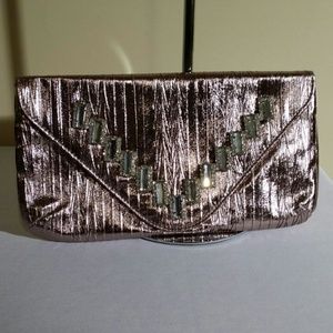 Boutique clutch
