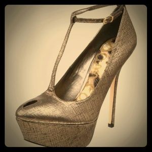 Sam Edelman Nivan antique gold pump