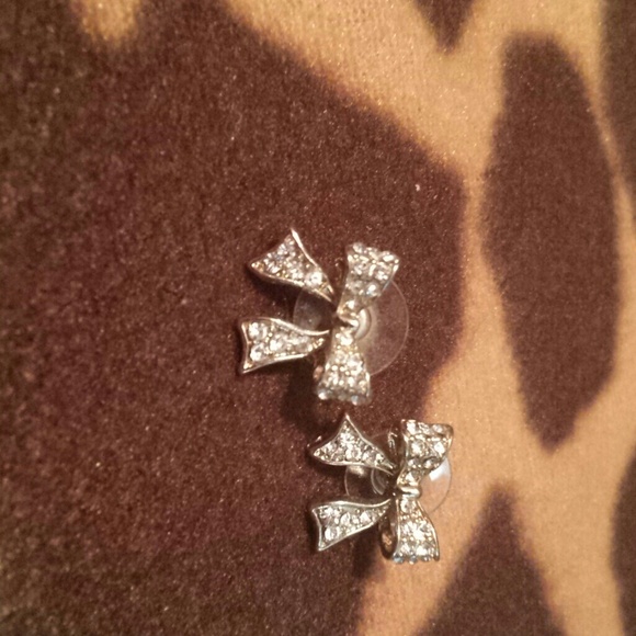 Bow earrings