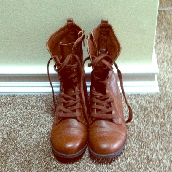 🎉🎊RESERVED FOR DENEE🎊🎉 Brown combat boots
