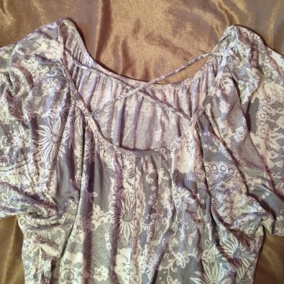 Very cute top! - Picture 3 of 3