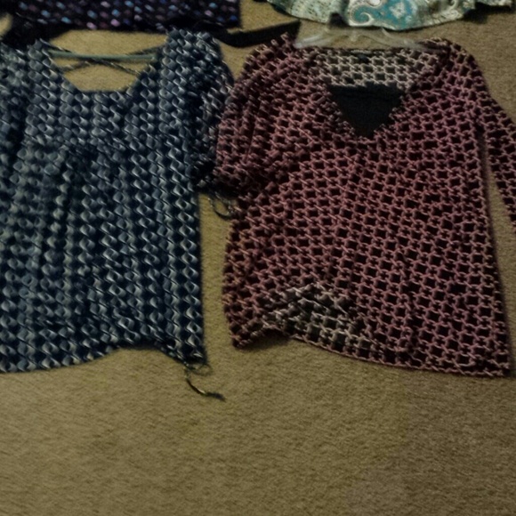 Maternity clothes bundle - Picture 2 of 4