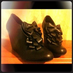 Dollhouse shoes