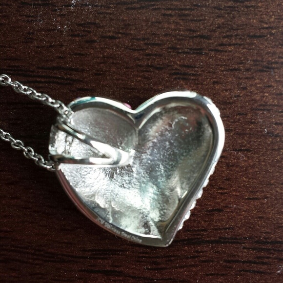 Gorgeous Crystal Heart Necklace! - Picture 3 of 4