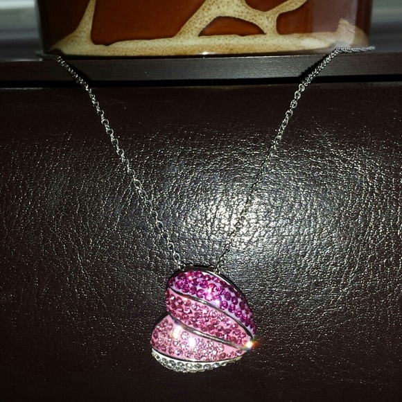 Gorgeous Crystal Heart Necklace! - Picture 4 of 4