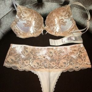 Victorias Secret Bra & Panty- New. Unworn.