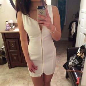 💥reduced! 💥 White front zip dress