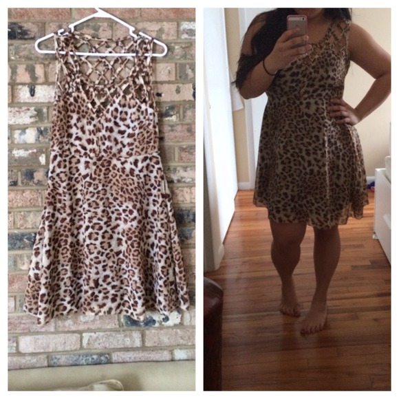 ❌ BUNDLED❌ Caged leopard print dress - Picture 2 of 4