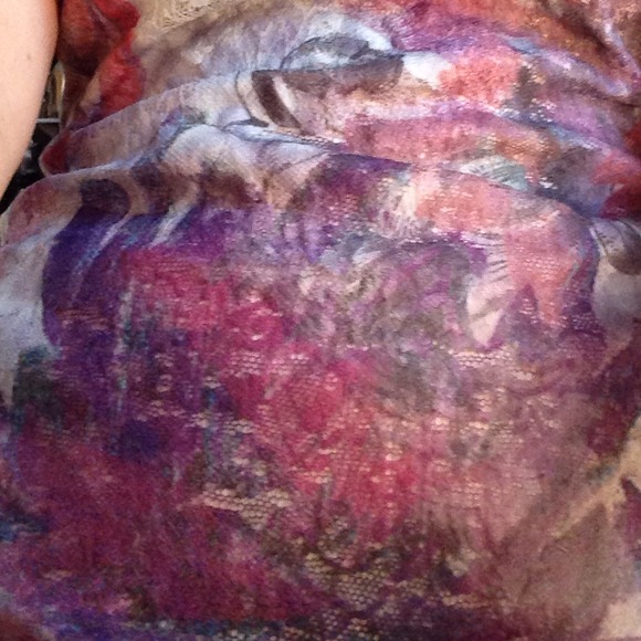 ✖️✖️SOLD IN BUNDLE Girly Lace Tank - Picture 2 of 4