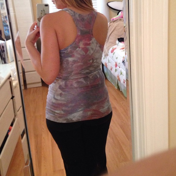 ✖️✖️SOLD IN BUNDLE Girly Lace Tank - Picture 3 of 4