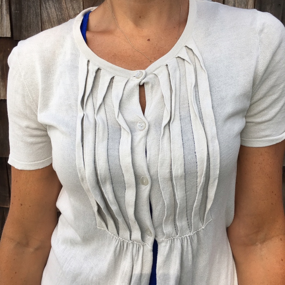 ✂️💸J. Crew light grey pleated button top cardigan - Picture 6 of 8