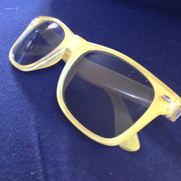 ❌SOLD Ray Bans - Picture 2 of 4