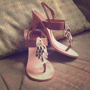 🎉Host Pick🎉🎉 Kors by Michael Kors sandals NWB