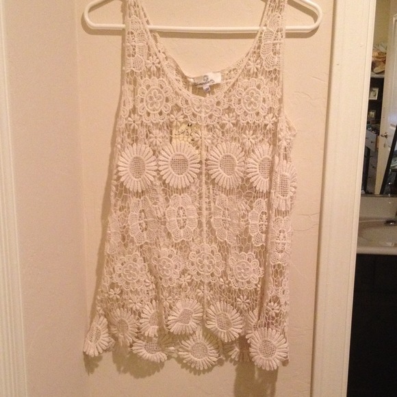 ❌SOLD❌LF Lacey crochet tank
