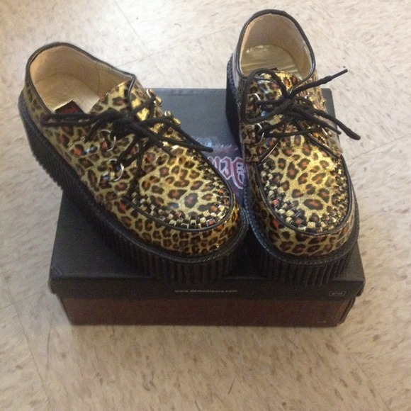 Demonia Gold Cheetah Glitter Creepers