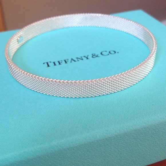 T&CO somerset narrow bangle band