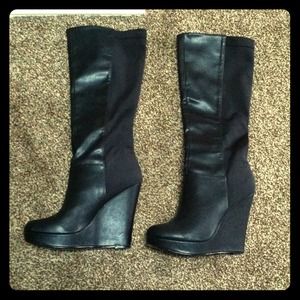 Steve Madden slide-on black wedged boots