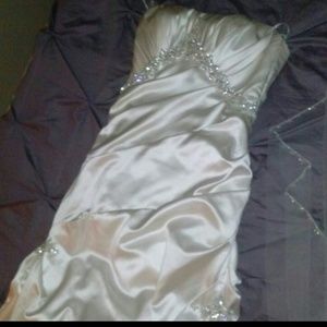 SOLD Alfred Sung Ivory Wedding Gown & Veil