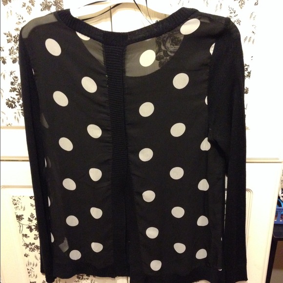 Polka dot slit back top NWOT