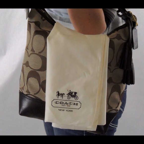 Coach Jacquard Signature Legacy Duffle - Picture 3 of 4