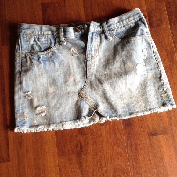 Denim light wash mini skirt