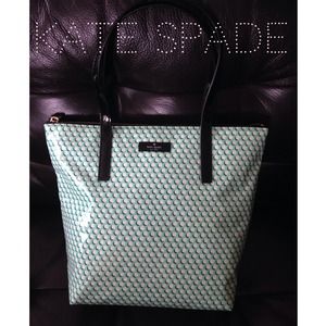 kate spade Handbags - 🎀HOST PICK🎀Authentic Kate Spade Tote w/ zipper kate spade Handbags - 🎀HOST PICK🎀Authentic Kate Spade Tote w/ zipper