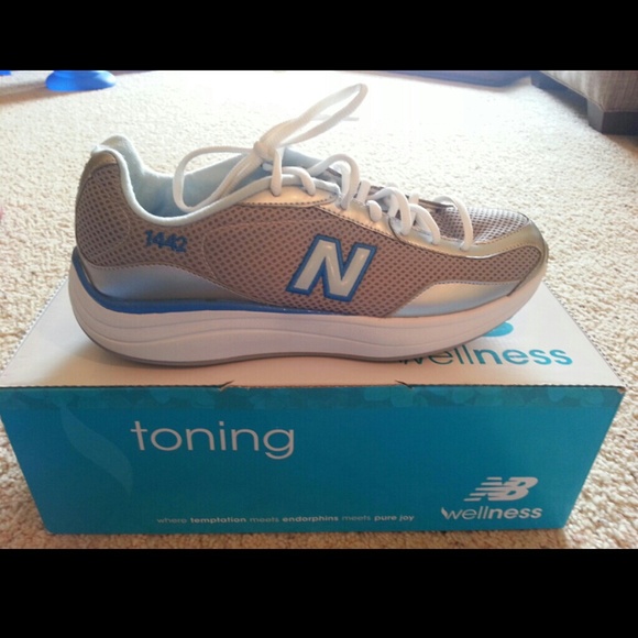 NEW New Balance Rock & Tone Sneakers