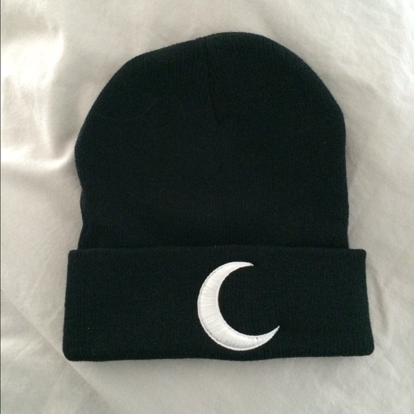 Accessories - ✖️SOLD✖️Moon beanie