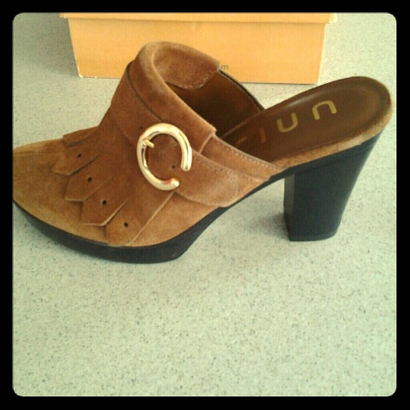 Unisa Comfort Heel 7.5  Brown Suede Mule Fringe