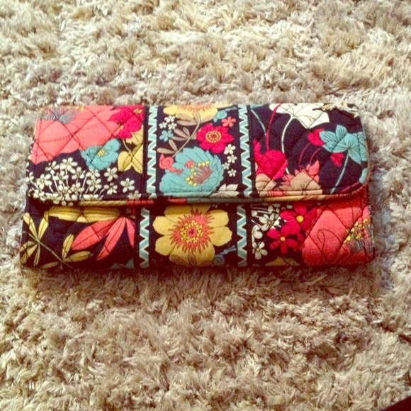 SOLD IN BUNDLE** Very Bradley wallet