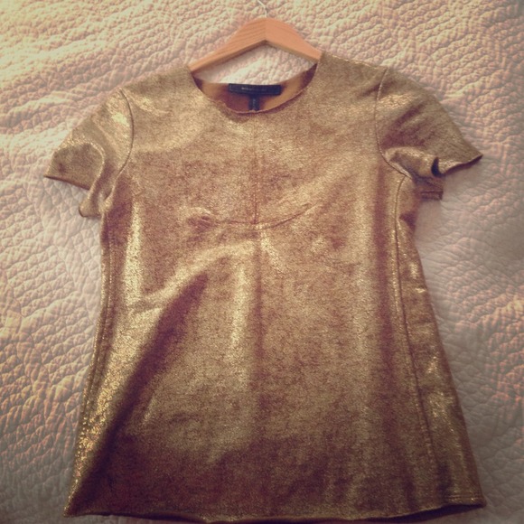 BCBG Max Azria Gold Short Sleeved Top