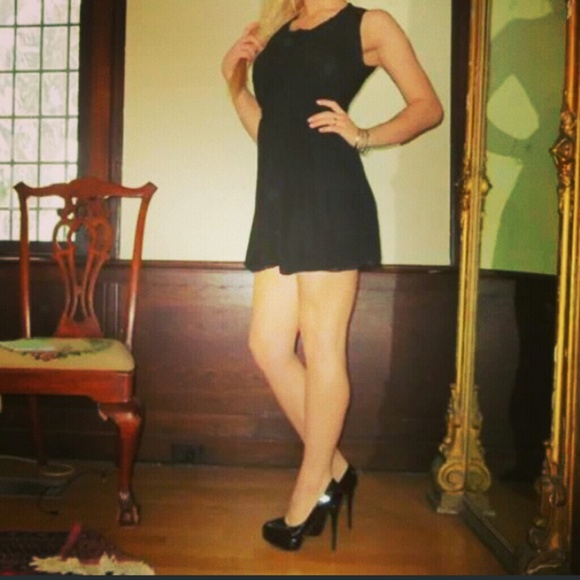 Zara little black dress - Picture 3 of 4