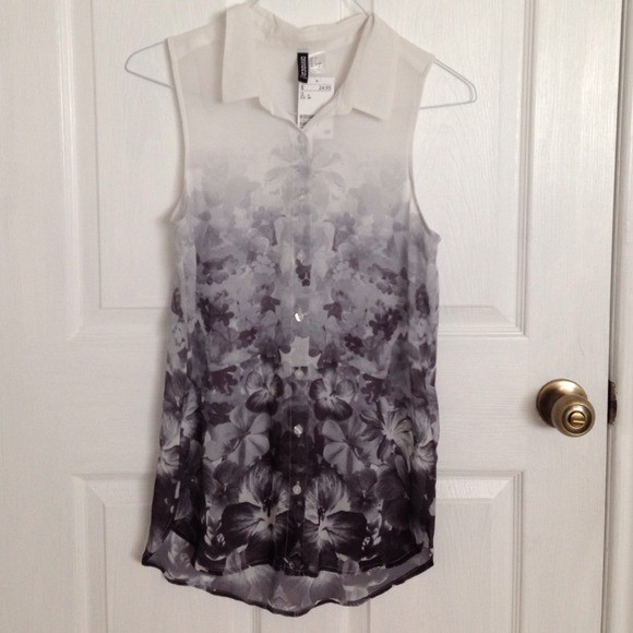 H&M floral sleeve button down