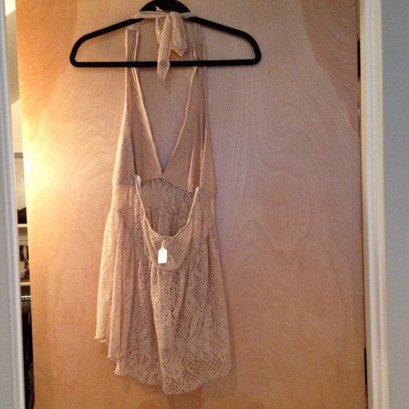 Halter top - Picture 2 of 2