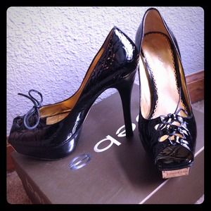 bebe black heels