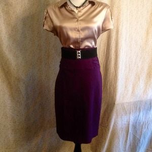 👏REDUCED👏Eggplant stretch pencil skirt.