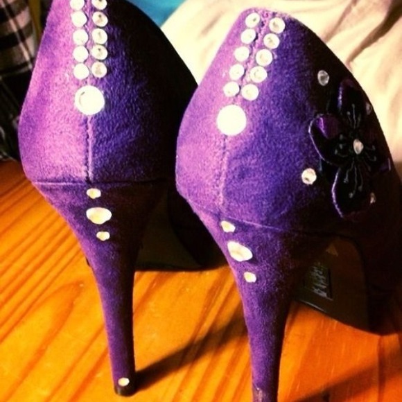 One of a kind, custom designed heels - Picture 2 of 4
